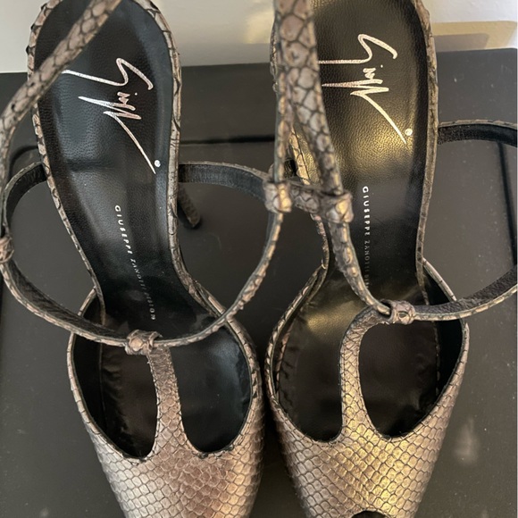 Giuseppe Zanotti Monro Snakeskin Platform Tstrap Heels - Picture 7 of 8